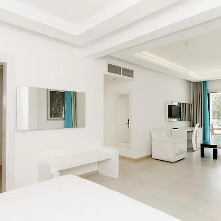 Costa Luvi Bodrum فندق غومْبيت